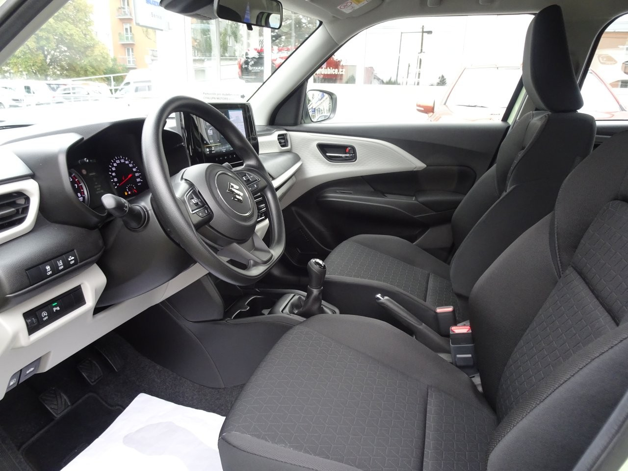 SUZUKI SWIFT 1.2 DualJet Hybrid 5MT Comfort SUZUKI SWIFT 1.2 DualJet Hybrid 5MT Comfort